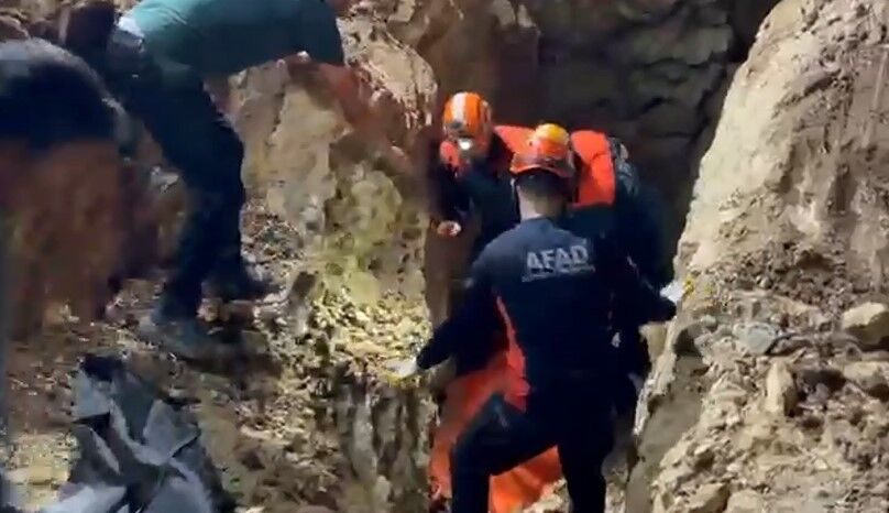 4 Metrelik Göçük Can Aldı!