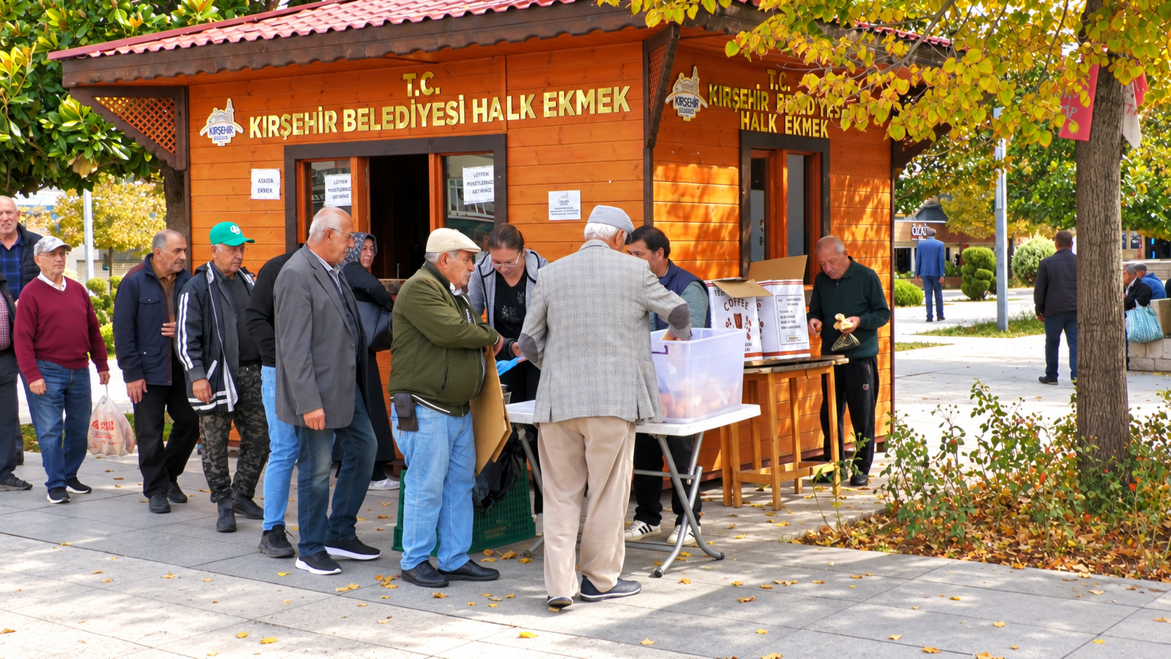 Kırşehir’de ücretsiz çorba izdihamı! Cacabey Meydanı’nda uzun kuyruk oluştu