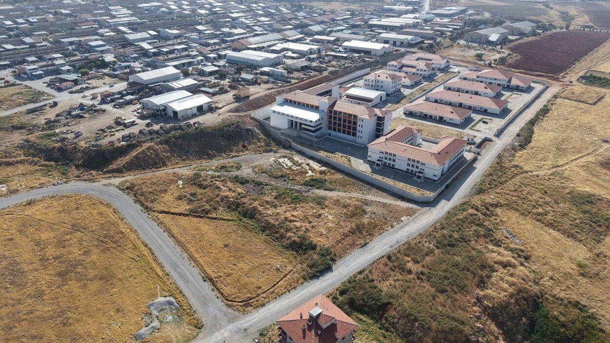Bahçelievler Mahallesi’nde Yol Çalışmaları Hız Kesmeden Sürüyor
