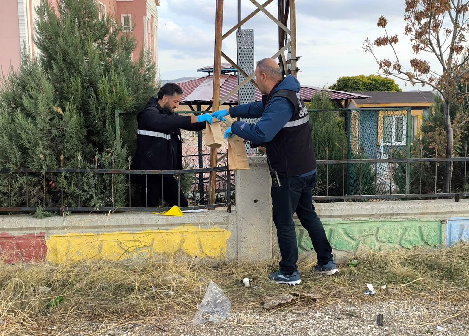 Elektrik Direğine Çıktı, Acı Sonla Karşılaştı!