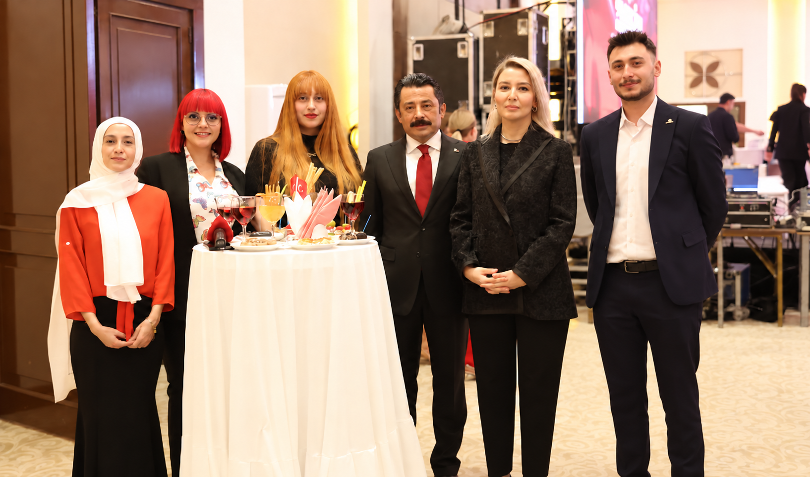 Grup Fotoğrafında Doğal Omuz Mesafesi (1)