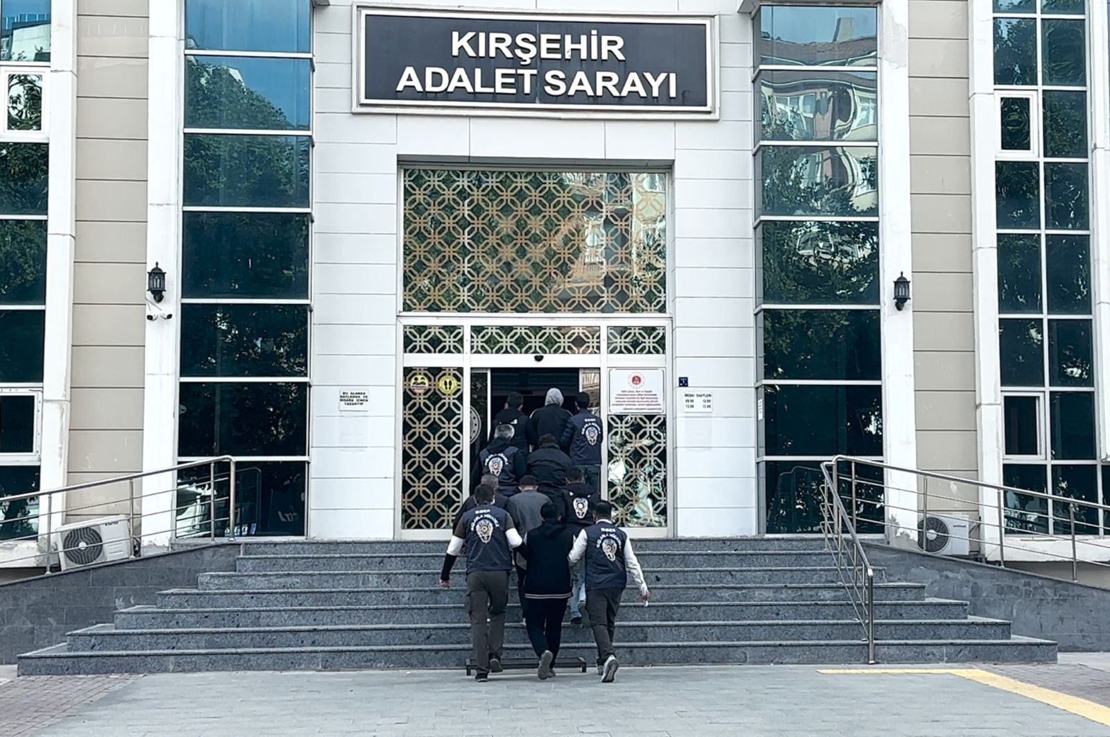 Kırşehir'den 5 İle Uzanan Dolandırıcılık Ağı! 12 Şüpheli Tutuklandı